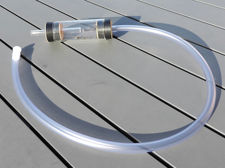 Aspirateur � bouche utilis� pour la capture de Silba adipata McAlpine.